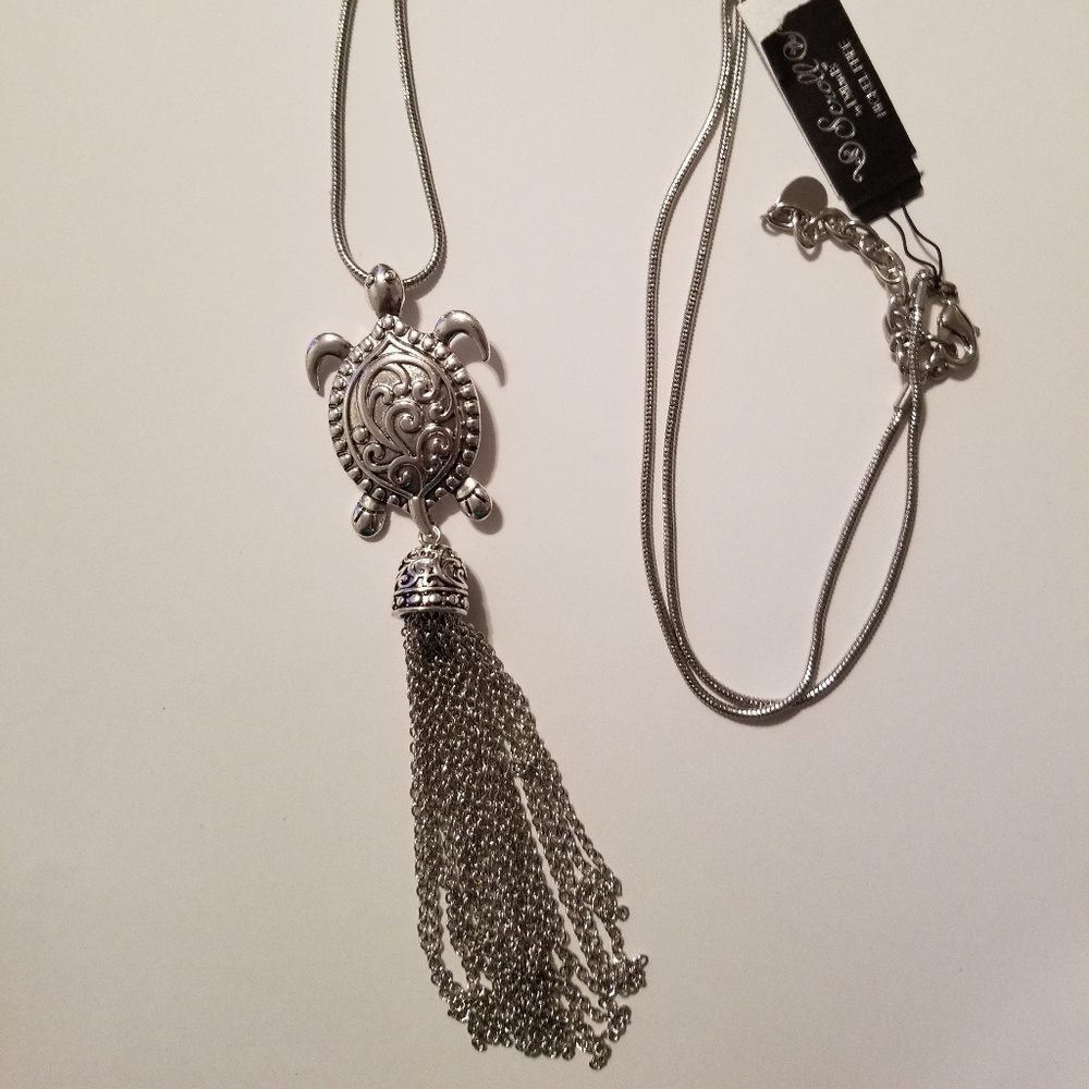 Dillards necklace